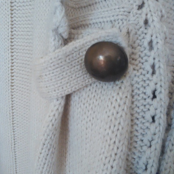 Sweater - Picture 2 of 4